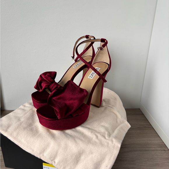 Badgley Mischka Platform Sandals Red Velvet Alora II Borvel Sz 7.5 US New❤️ - Picture 8 of 8